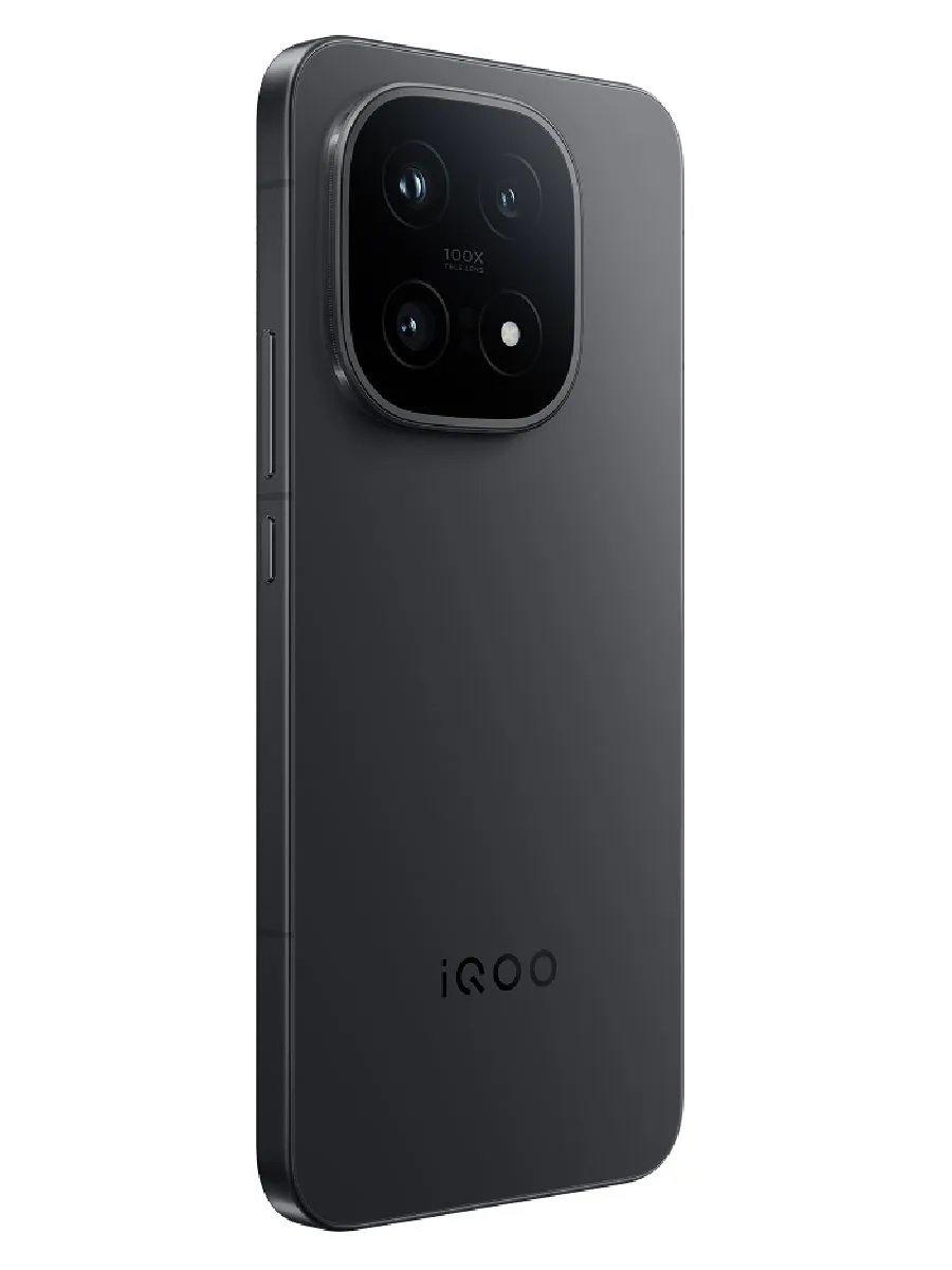 Смартфон iQOO 15 16/512 (черный)