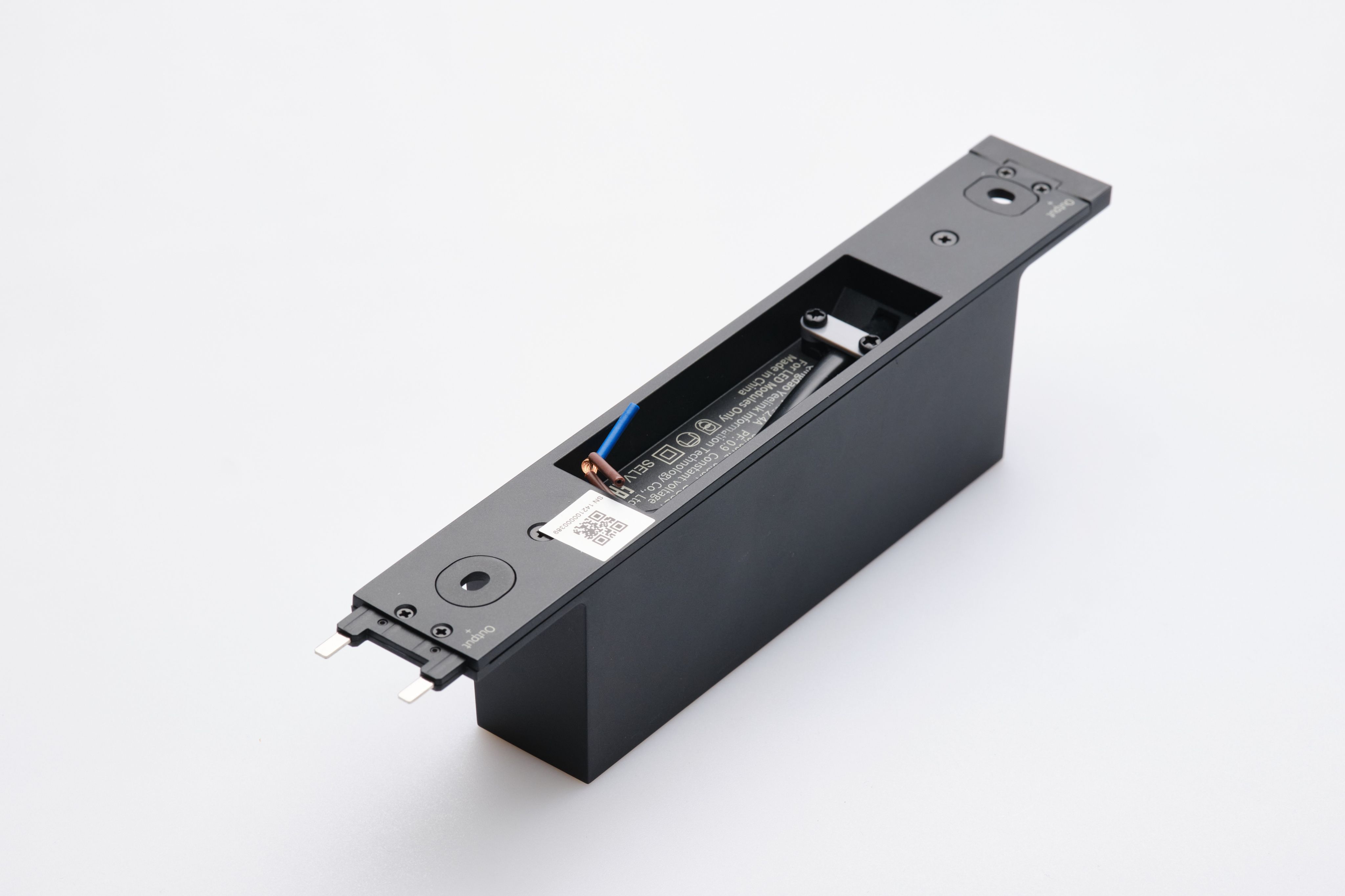 Блок питания Yeelight Pro P20 (для магнитного трека, 110 Вт, компактный, черный)