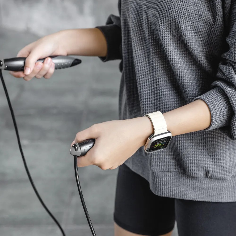 Ремешок для часов SwitchEasy MAW245078SI22 Skin Silicone Magnetic Watch Band (для Apple Watch 42/44/45mm, бежевый)