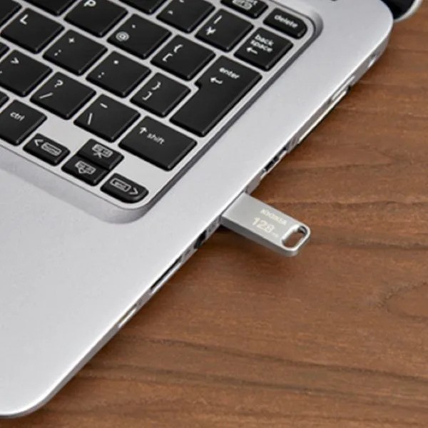 Флеш-накопитель KIOXIA U366 (128 ГБ, серебристый)