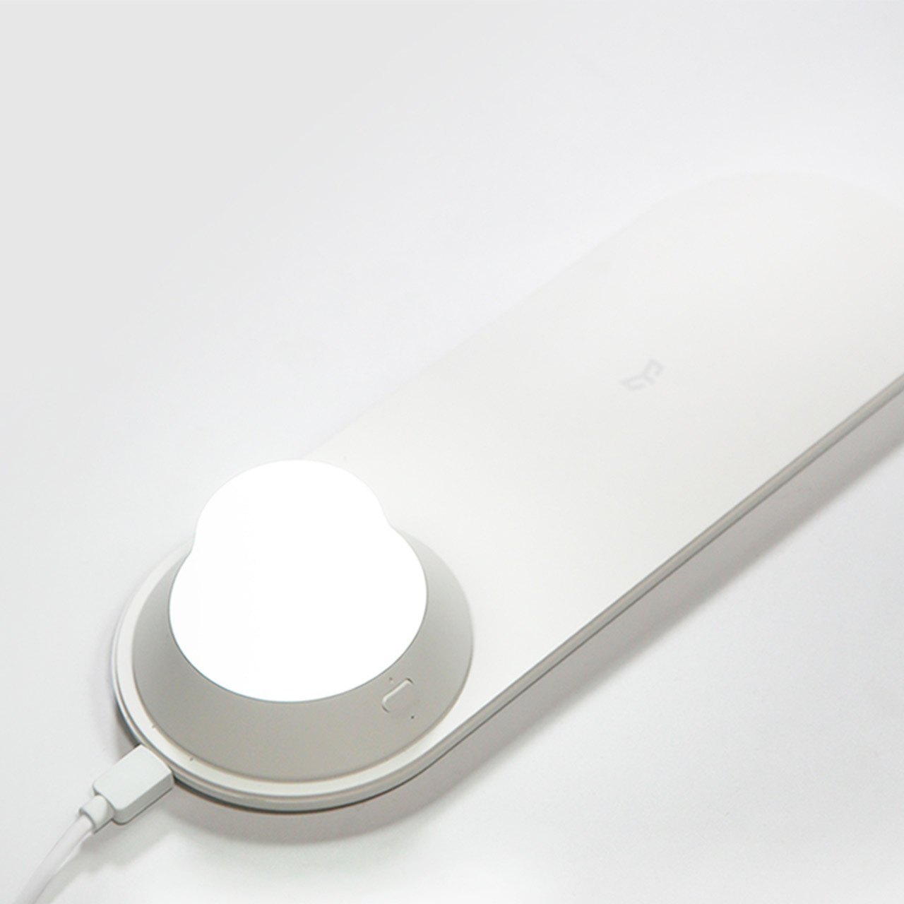 Yeelight wireless charging nightlight