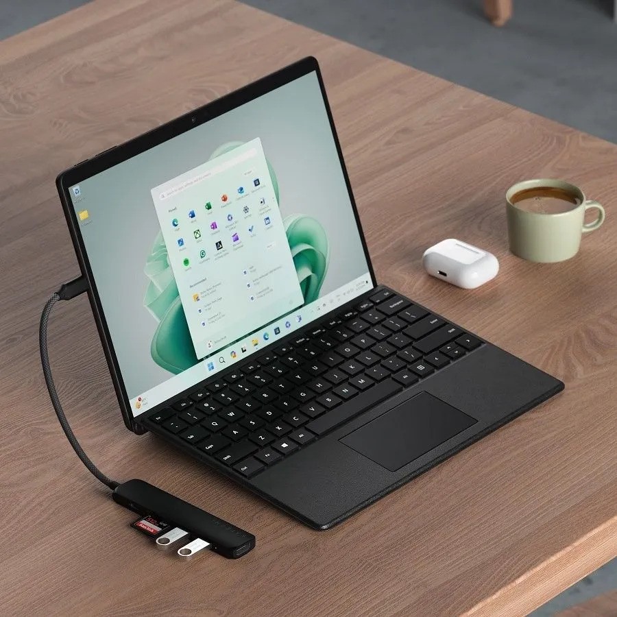 Адаптер Satechi 6-in-1 USB-C (6-в-1, черный)