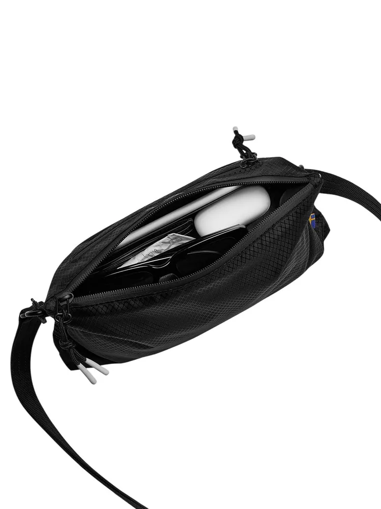 Сумка Gaston Luga Lightweight Crossbody (черный)