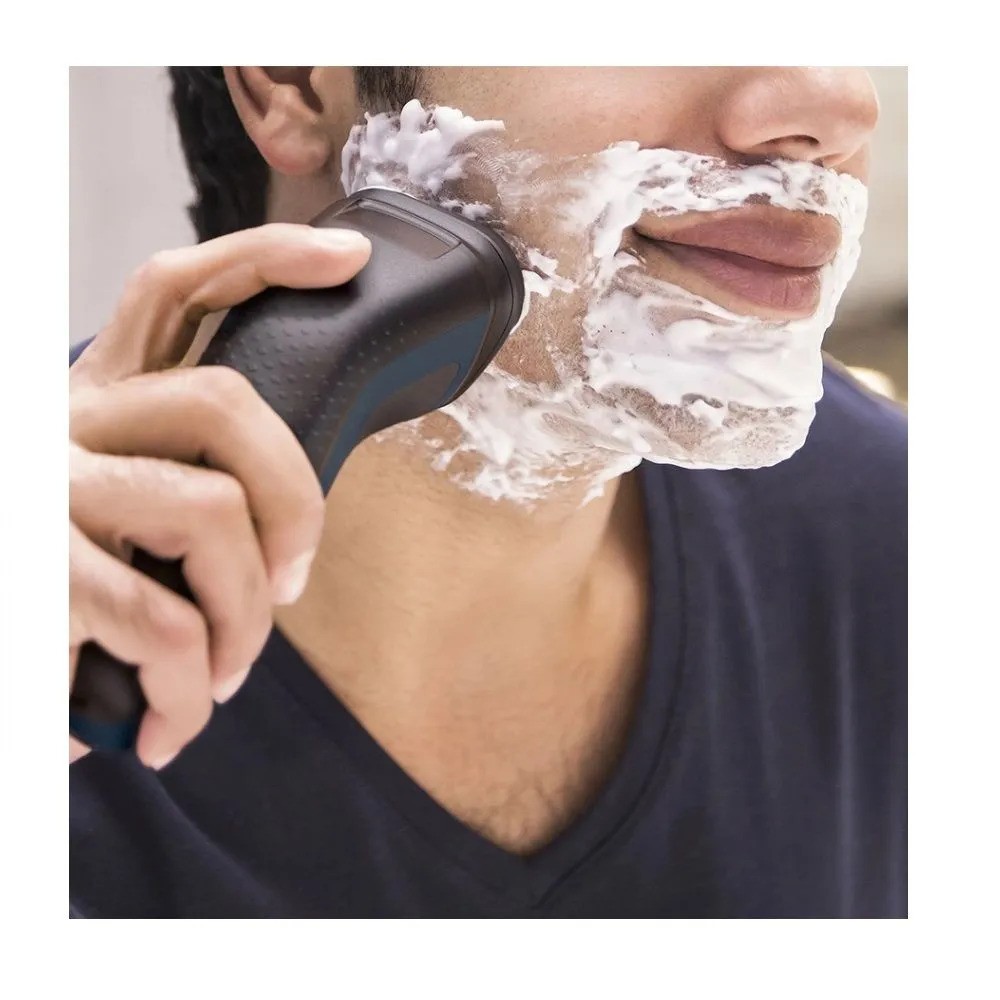 Умная электробритва Philips AquaTouch Series 1000 S1121/41 (черный)