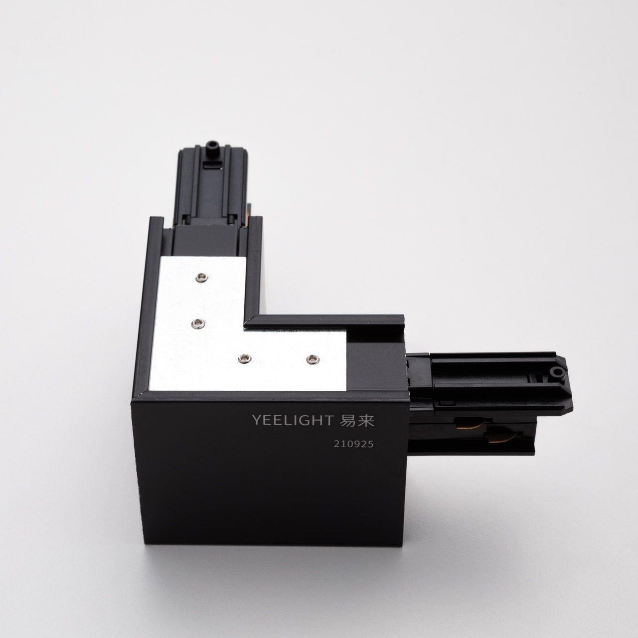 Коннектор Yeelight Pro S21 (для магнитного подвесного трека, L-Тип, горизонтальный, токопроводящий, черный)