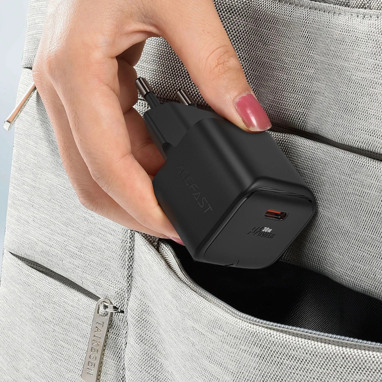 Зарядное устройство ACEFAST A77 mini PD30W GaN USB-C charger (EU, черный)