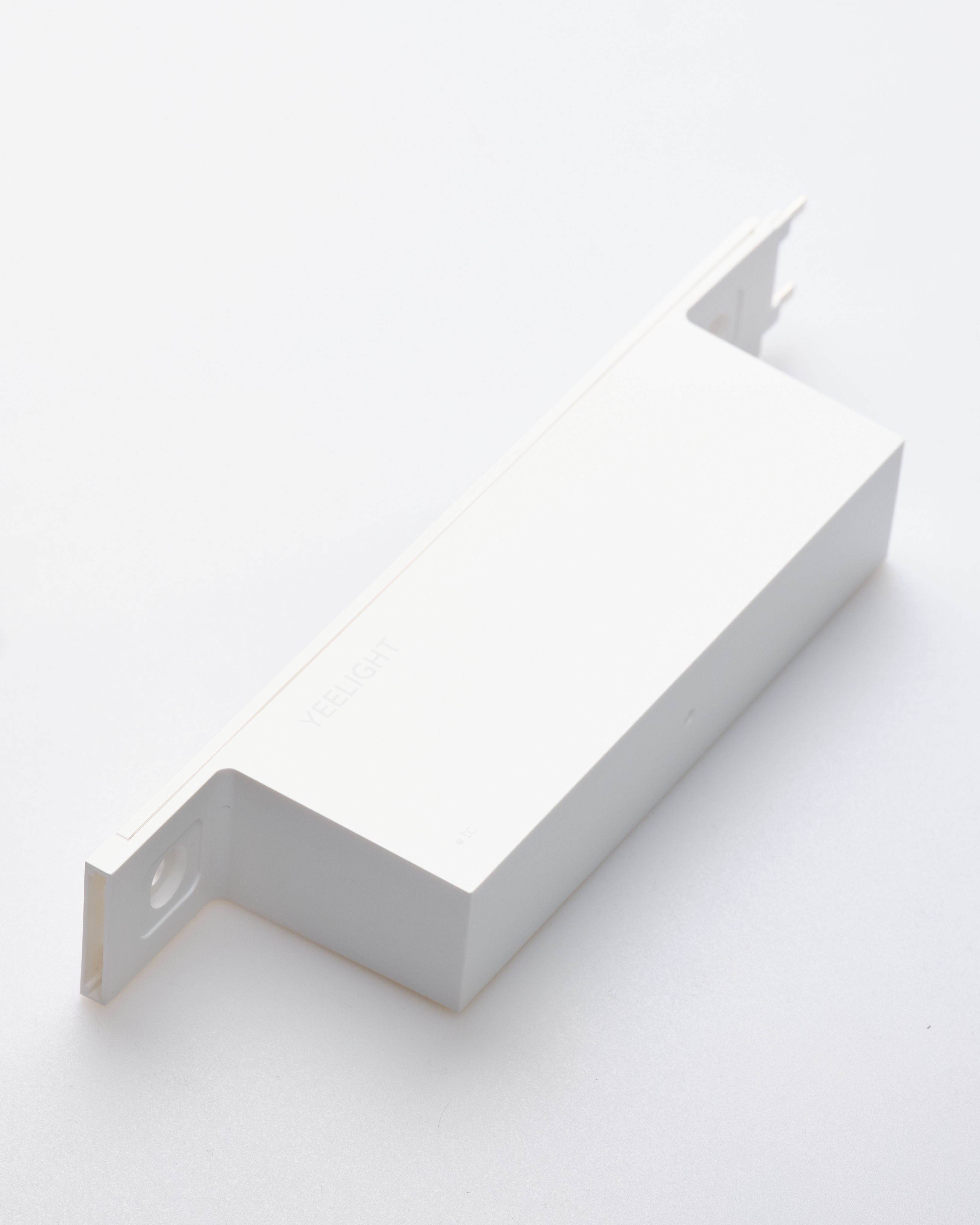 Блок питания Yeelight Pro P20 (для магнитного трека, 110 Вт, компактный, белый)